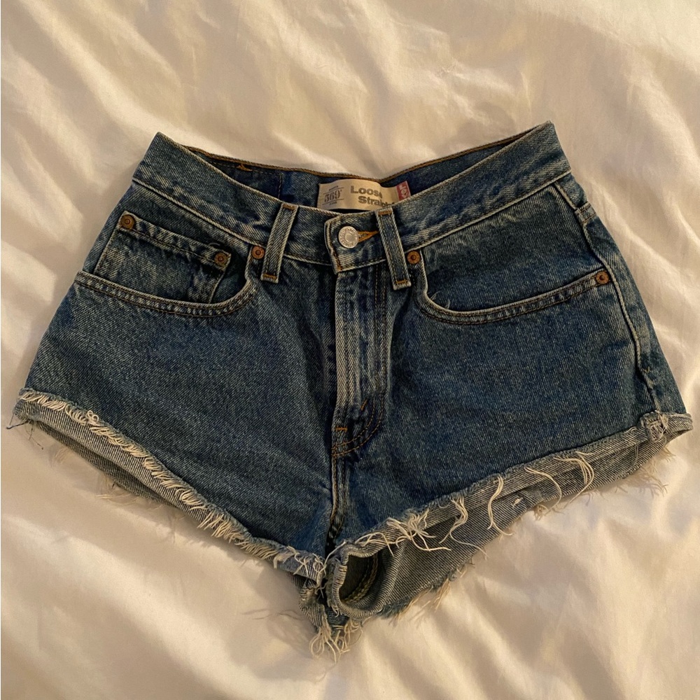 Urban Outfitters Levi’s Jean shorts